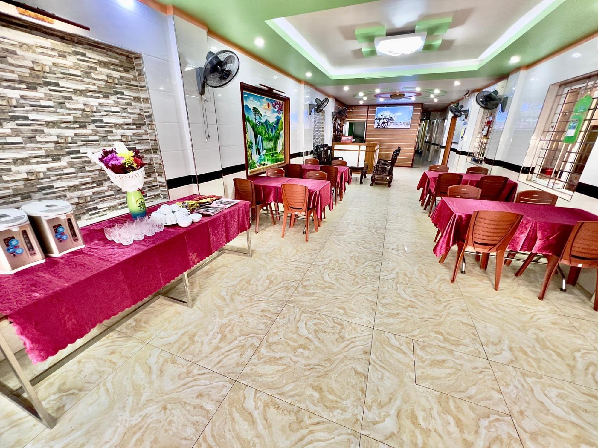 Manh Vuong Hotel Dong Khe Sau Екстер'єр фото