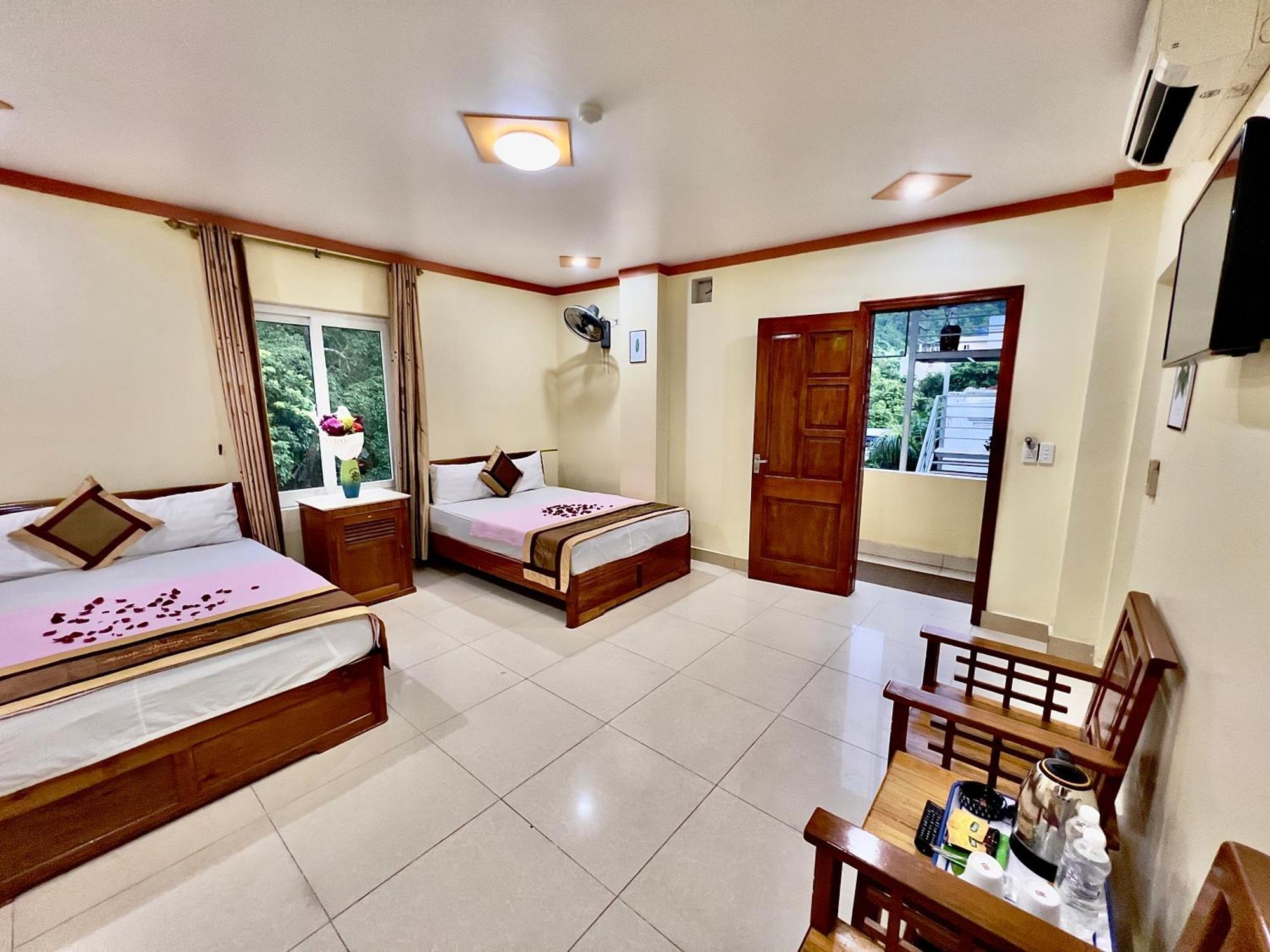 Manh Vuong Hotel Catba Dong Khe Sau Екстер'єр фото
