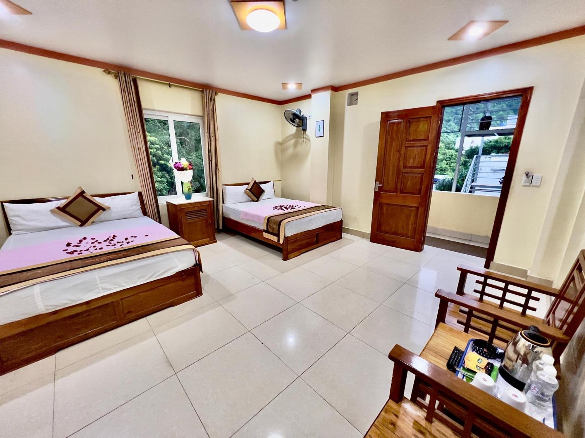 Manh Vuong Hotel Catba Dong Khe Sau Екстер'єр фото