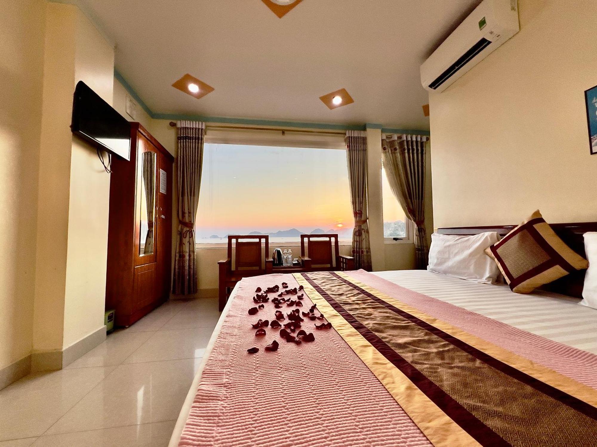 Manh Vuong Hotel Catba Dong Khe Sau Екстер'єр фото