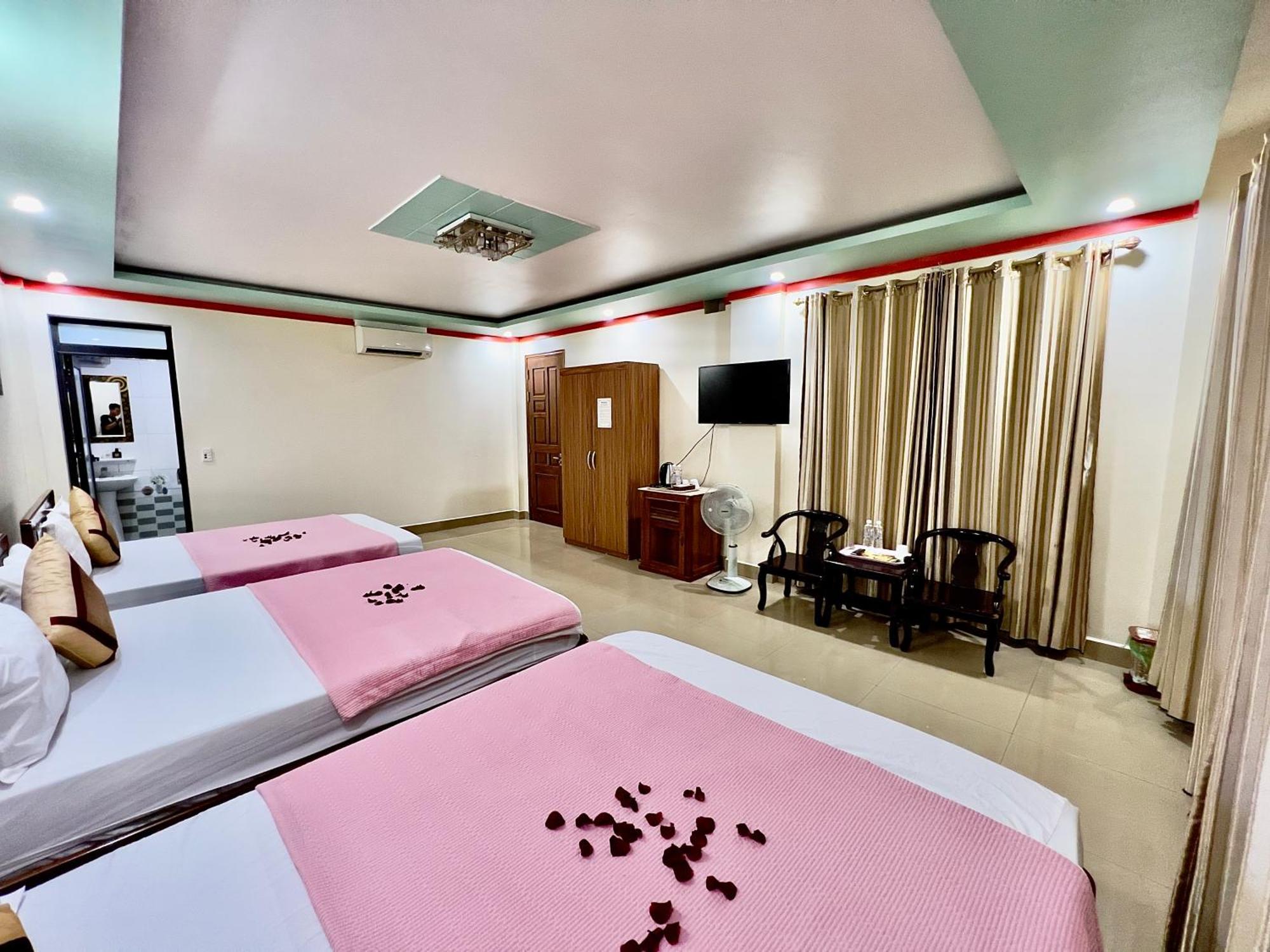 Manh Vuong Hotel Dong Khe Sau Екстер'єр фото