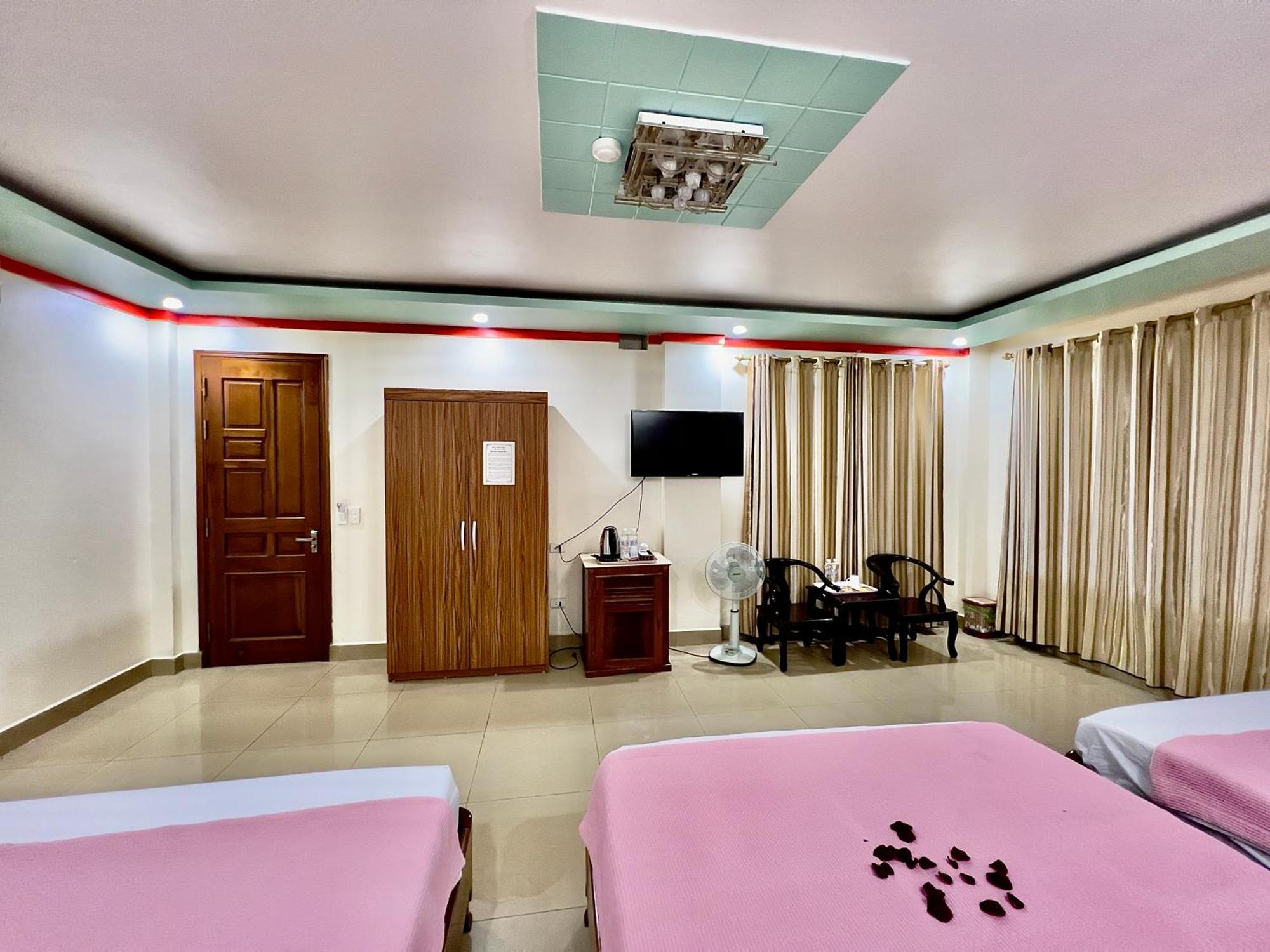 Manh Vuong Hotel Dong Khe Sau Екстер'єр фото